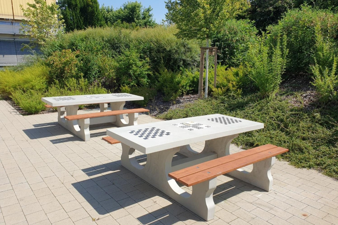 Speltafels, picknickset, betonnen speltafel